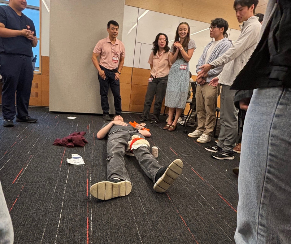 Newly Minted Medical Students Learn First Responder Skills in Course ...