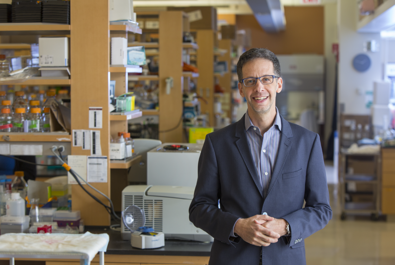 Dr. Yariv J. Houvras