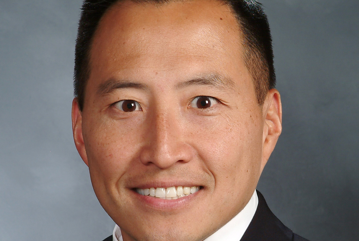Dr. Robert Min 