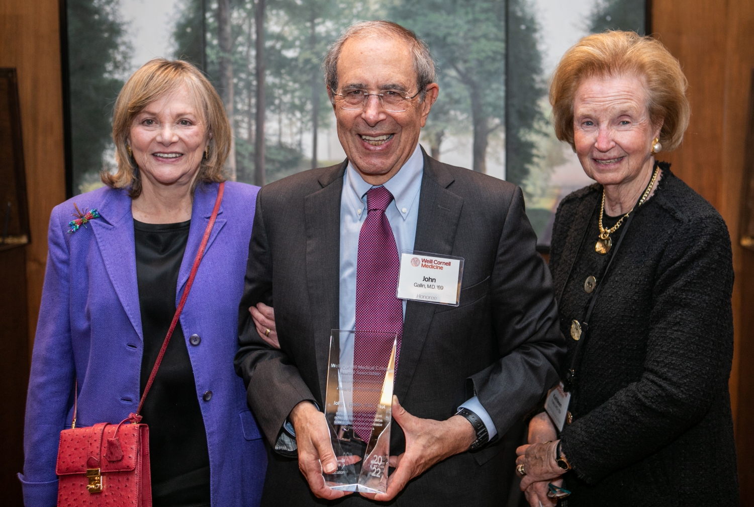 Dr. John Gallin Receives Weill Cornell Alumni Association Award of Distinction