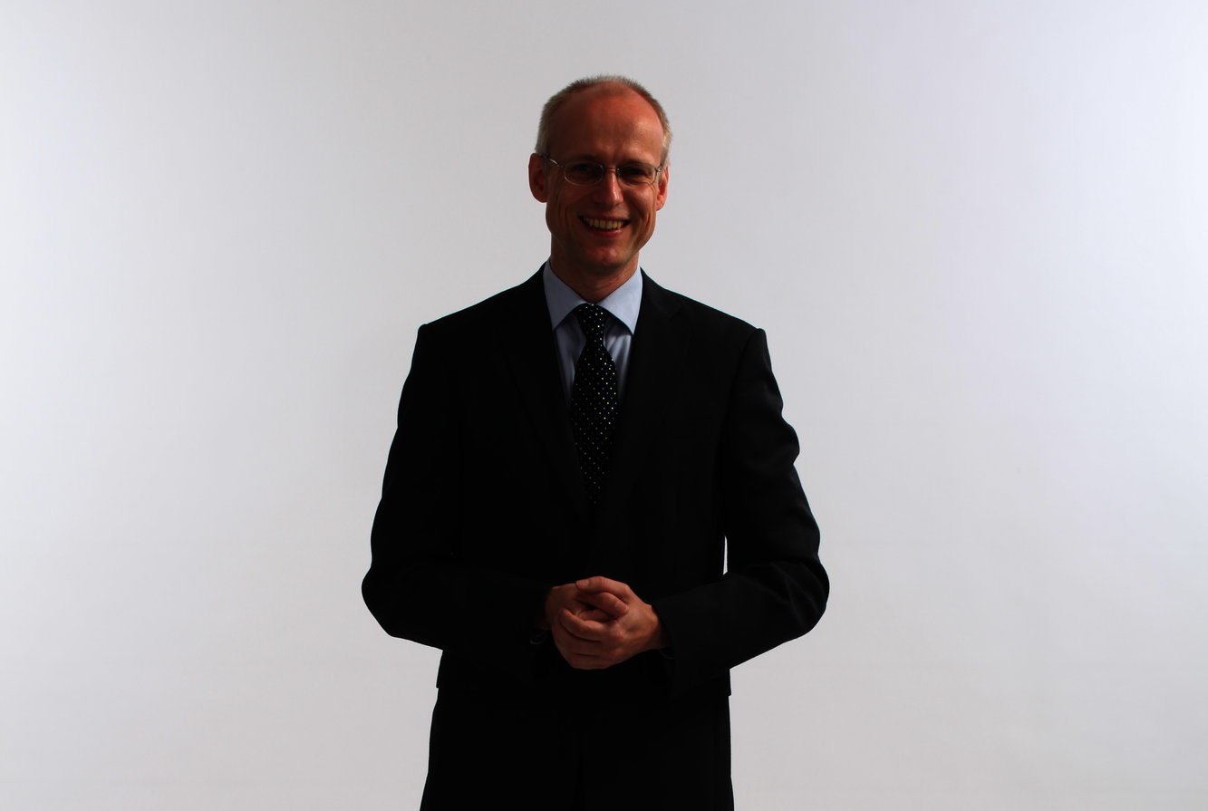 Dr. Henning U. Voss