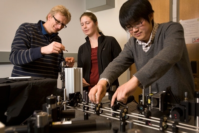 Ulrich Wiesner, Jennifer Drewes and Kai Ma characterize the size and brightness of C dots