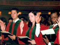 The Class of 2005 take the Hippocratic Oath