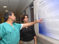 Dr. Vinod Malhotra explains his study of anesthetic challenges to radical prostatectomy to Dr. Panchali Dhar