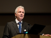 Dr. Philip Stieg discussing the history of neurological surgery at NewYork-Presbyterian/Weill Cornell during the "New Frontiers in Neurological Surgery" symposium, Dec. 5. Dr. Philip Stieg: "New Frontiers in Neurological Surgery" symposium