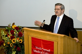 Dr. Alonso speaking at Alumni Reunion Weekend