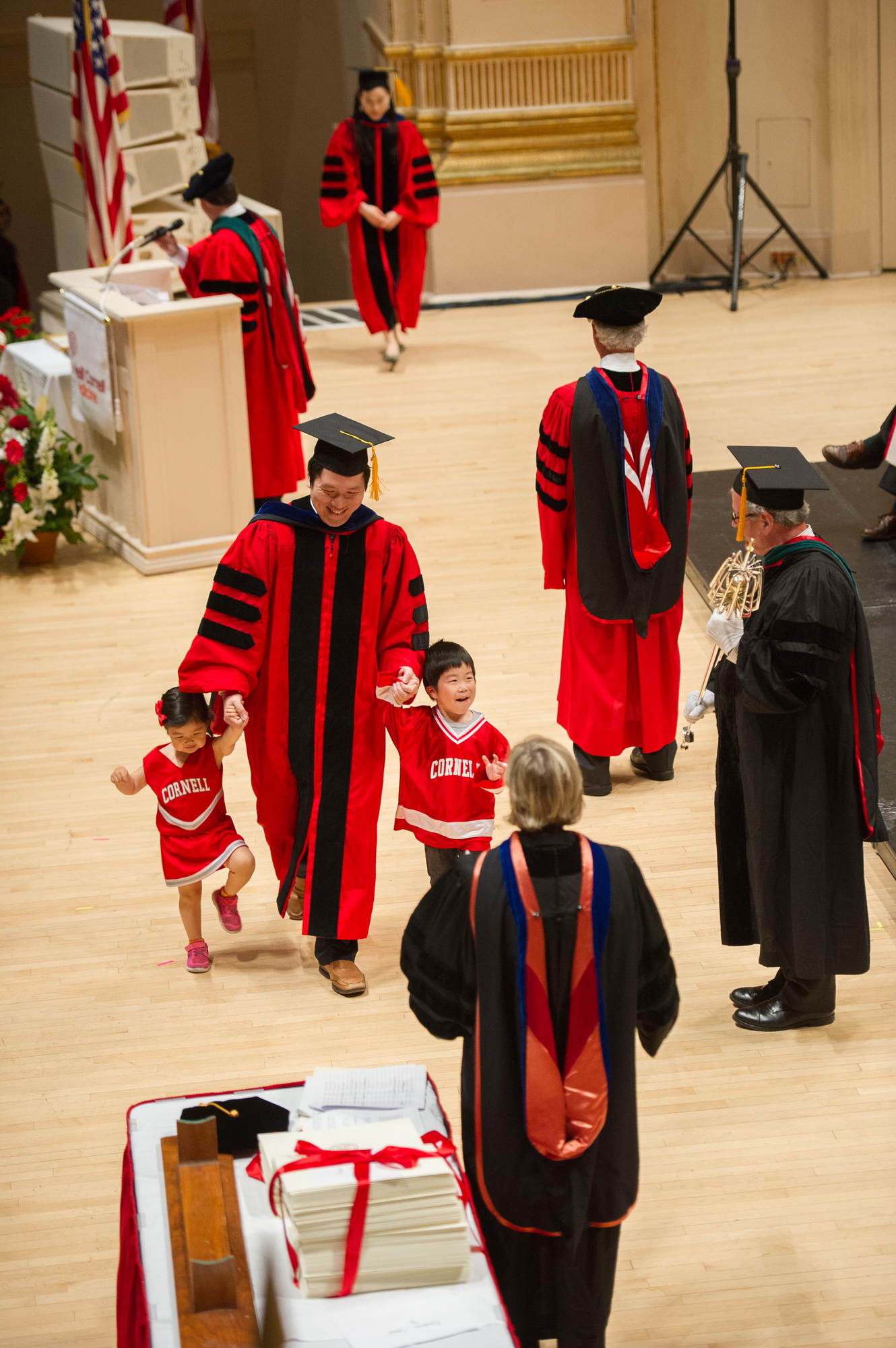 Dr. Kyuho Kang and children