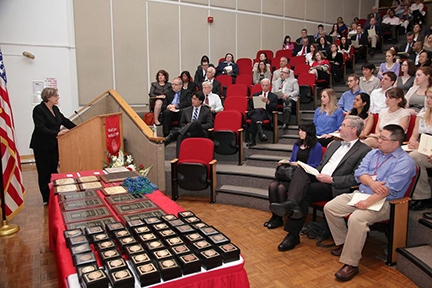 Dr. Randi Silver honors graduates